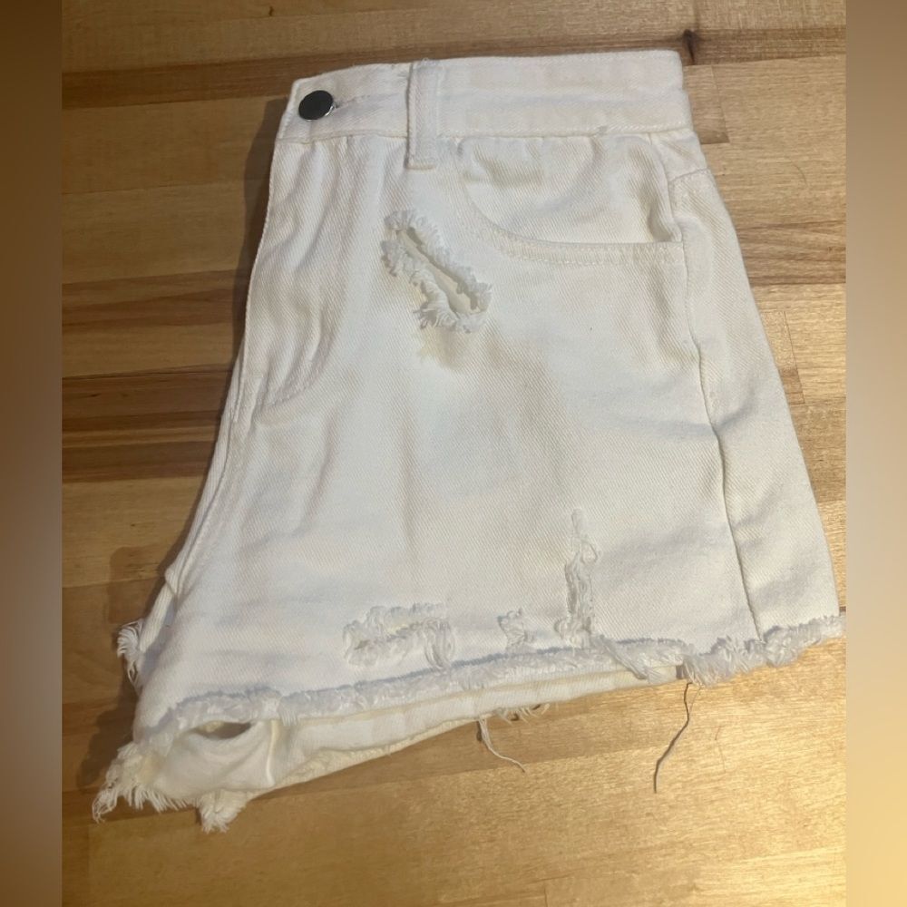 Polly distressed shorts, size 2, excellent condition